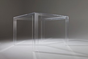 Invisible Table. Design: TokujinYoshioka. Foto: Kartell